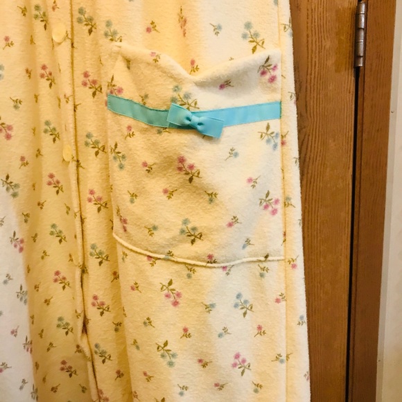 Amanda Stewart button front robe Large - Picture 3 of 11